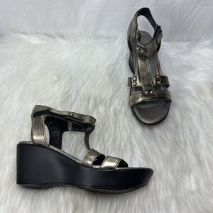 Naot Flirt Metallic Pewter Silver Threads Leather  Wedge Sandals Sz 39/US 6.5